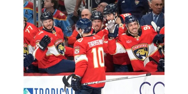 Vladimir Tarasenko vyhrál Stanley Cup v různých týmech během pěti let Vladimir Tarasenko vyhrál Stanley Cup v různých týmech během pěti let